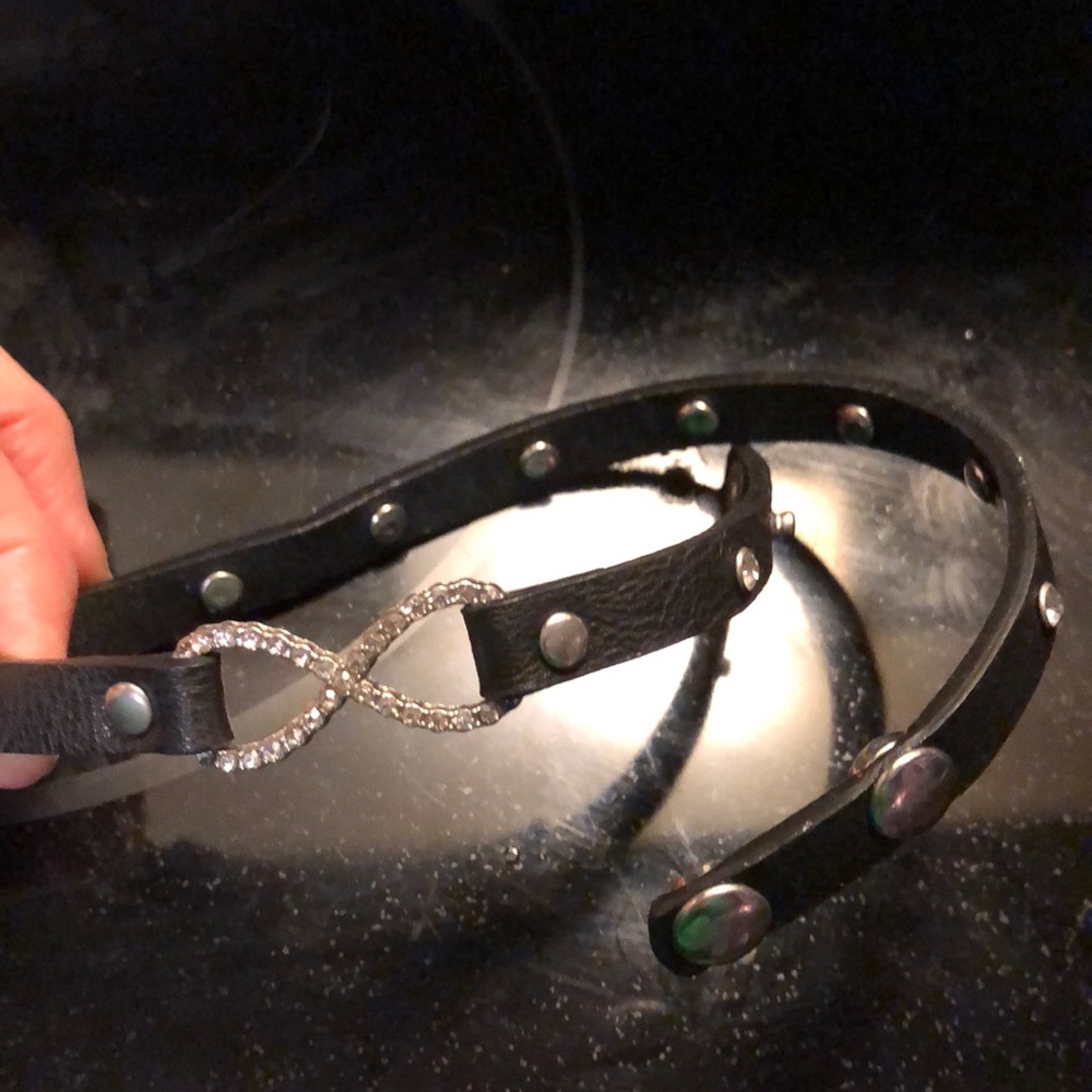 Infinity leather bracelet - Picture 2 of 2